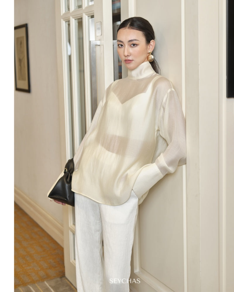Curdy High Neck Top